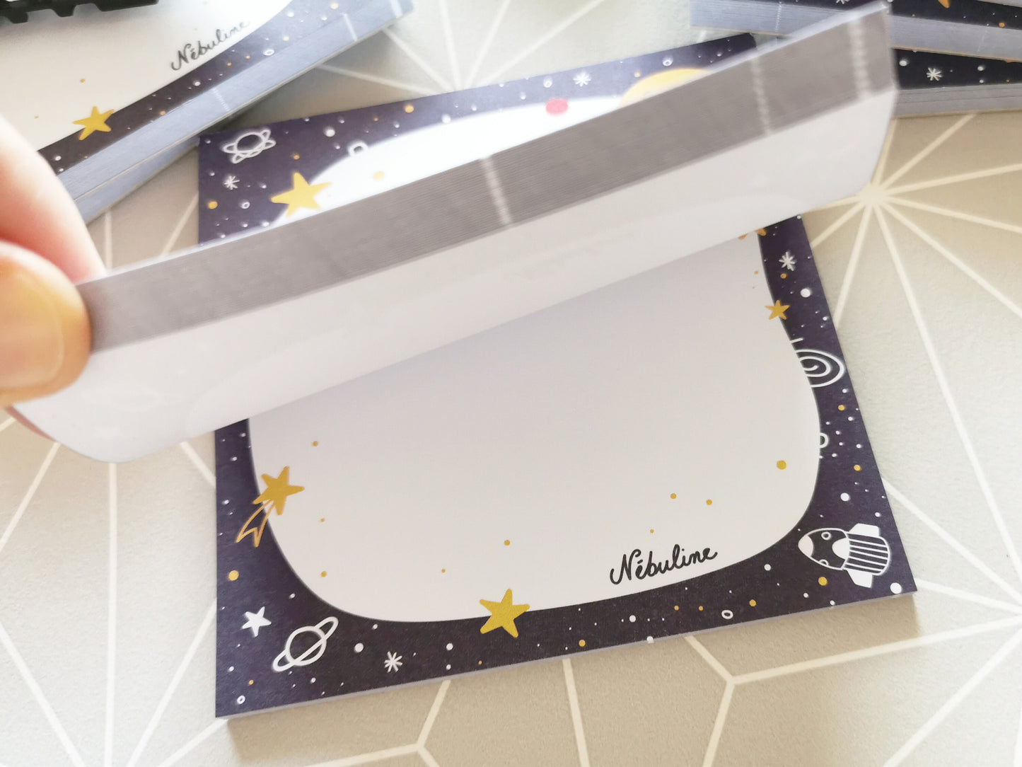 Bloc-notes étoiles - Bloc-notes espace - Notepad space stars - 10x10cm - 50 feuilles - Accessoire de bureau